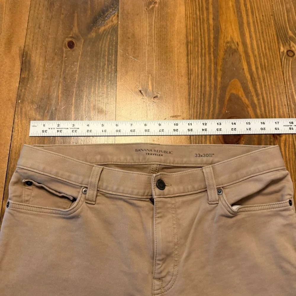 Banana Republic Traveler Jeans Pants Slim Fit Khaki 33x30 Preppy Classic Stretch